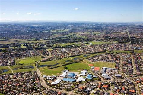 Doncaster East to Narre Warren South, Melbourne with public